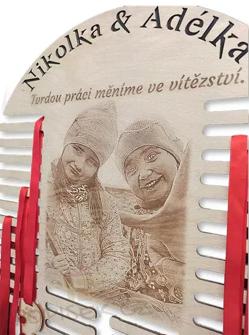 Věšák na medaile 45x43cm - kulatý