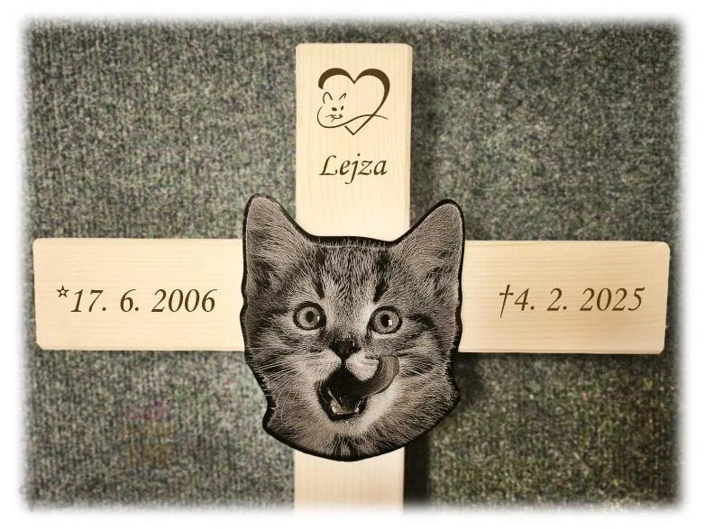 Dřevěný hřbitovní kříž s fotkou (PLEXI) VELKÝ