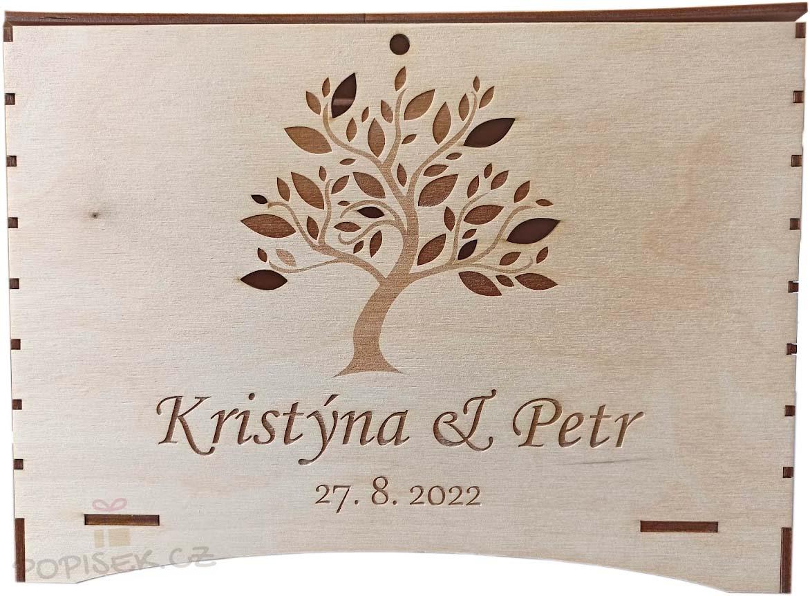 Dřevěná truhla na svatební přání se jménem