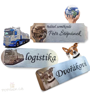 Kovová jmenovka na dveře